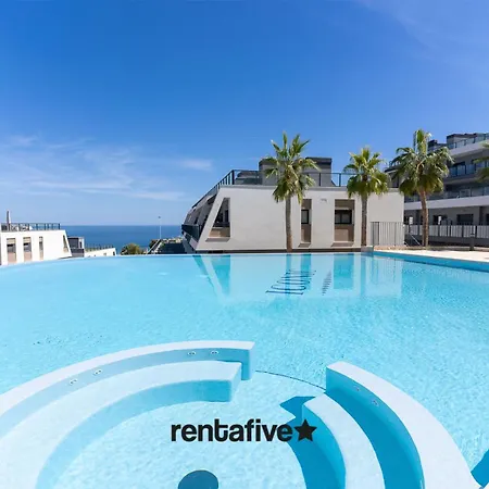Rentafive - Iconic - Piscina - Terraza *