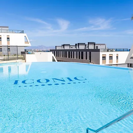 Rentafive Iconic Piscina Terraza Apartment